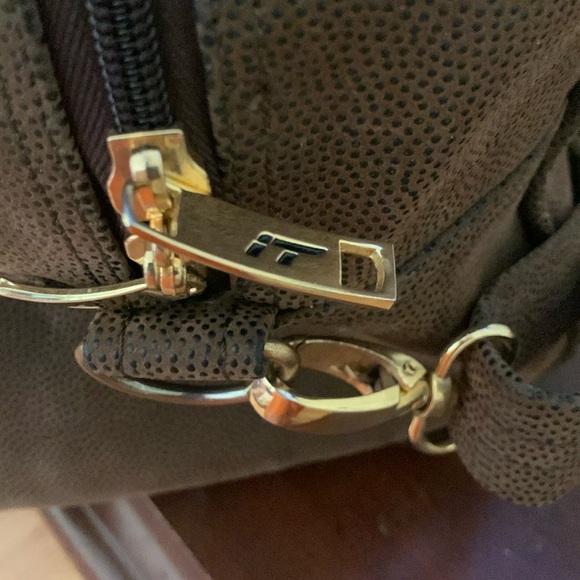 IT Luggage Brown Vintage Travel Bag with Leather/Suede Accents Vintage - Picture 6 of 14